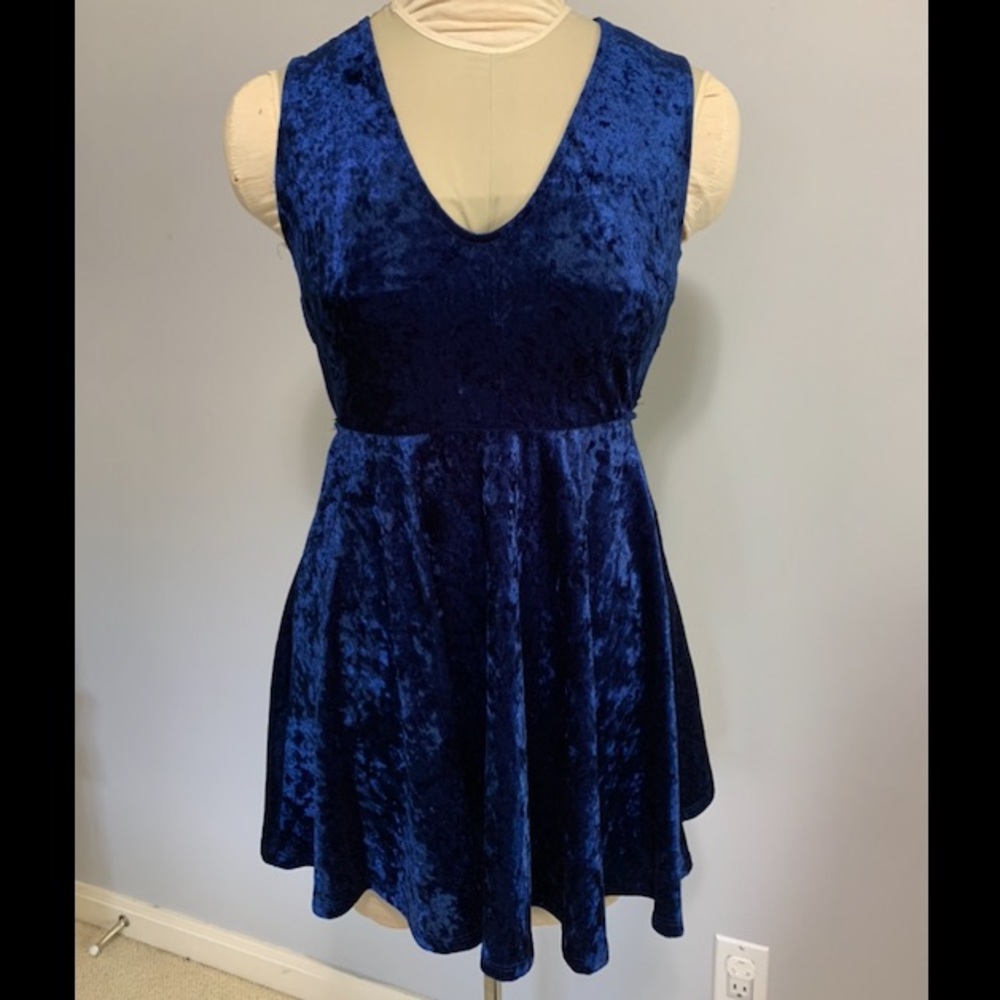 Lulu’s Solo Album Backless Skater Dress